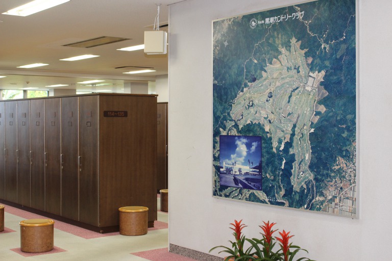 ロッカールーム 2